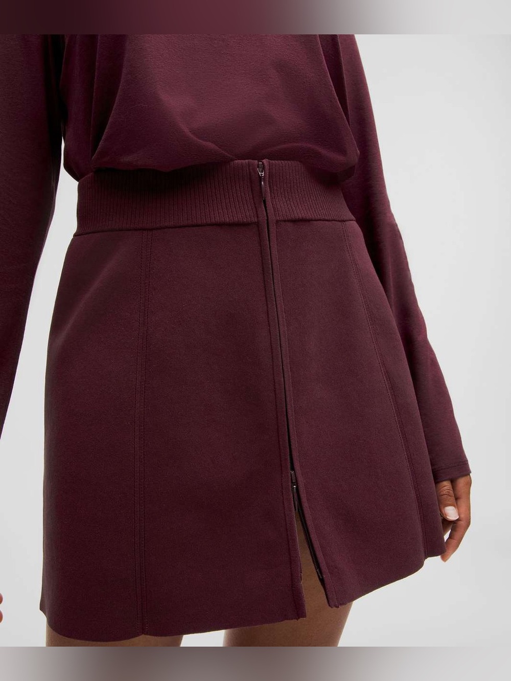 Lululemon Ribbed-Knit Mini Skirt
Garnet